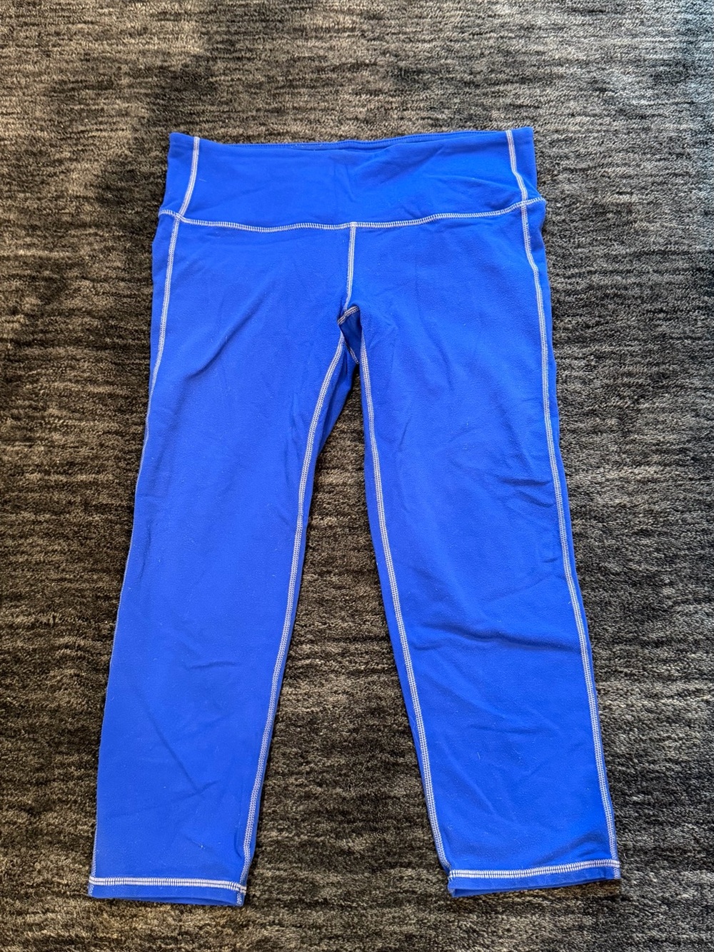 Women’s athletic capri Leggings - Bright Royal Blue